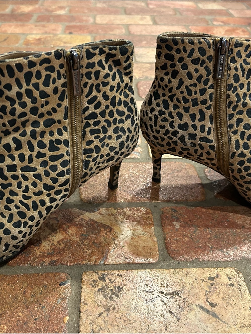 Colin Stuart Leopard Print Pointed Toe Ankle Booties - Tan & Black - Picture 2 of 4